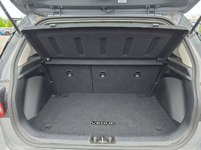 Used 2023 Hyundai Venue SEL FWD image 32