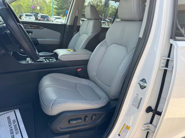 Used 2025 Honda Pilot Touring image 12