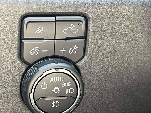Used 2023 Chevrolet Silverado 1500 LT Trail Boss w/ Convenience Package II AWD/4WD image 31