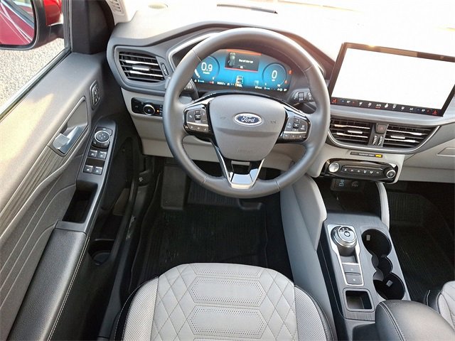 Certified 2023 Ford Escape Platinum w/ Premium Technology Package image 11