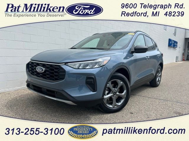 Certified 2025 Ford Escape ST-Line AWD/4WD image 1