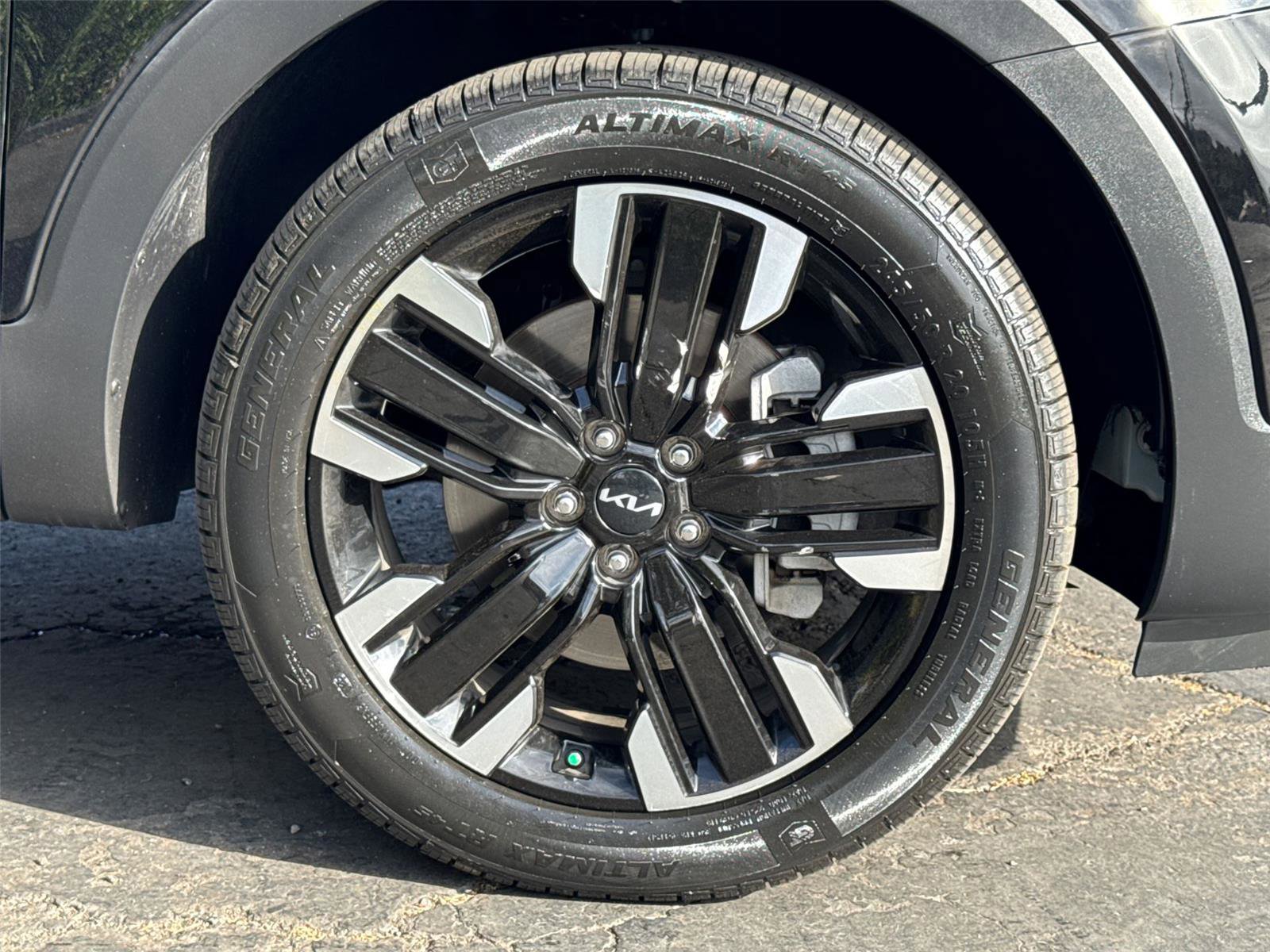 Used 2023 Kia Telluride SX AWD/4WD image 6