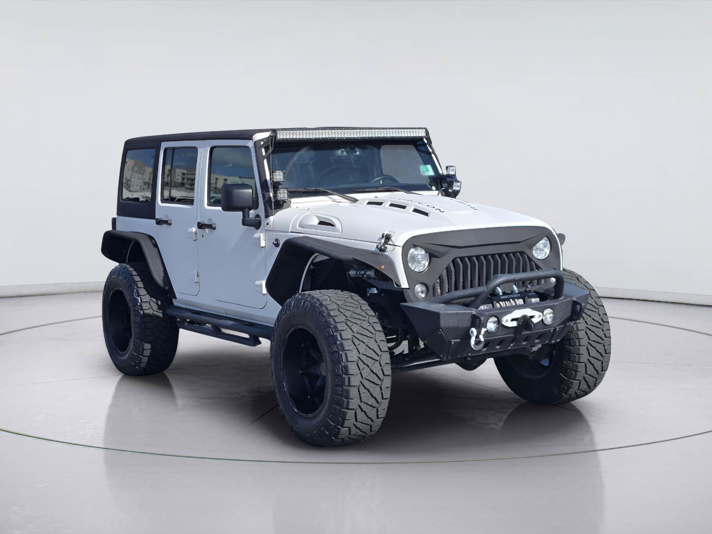 Used 2017 Jeep Wrangler Unlimited Rubicon w/ Connectivity Group AWD/4WD image 3