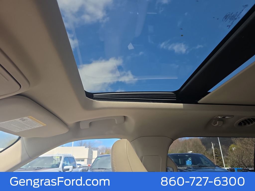 Certified 2022 Ford Explorer XLT w/ Equipment Group 202A image 25