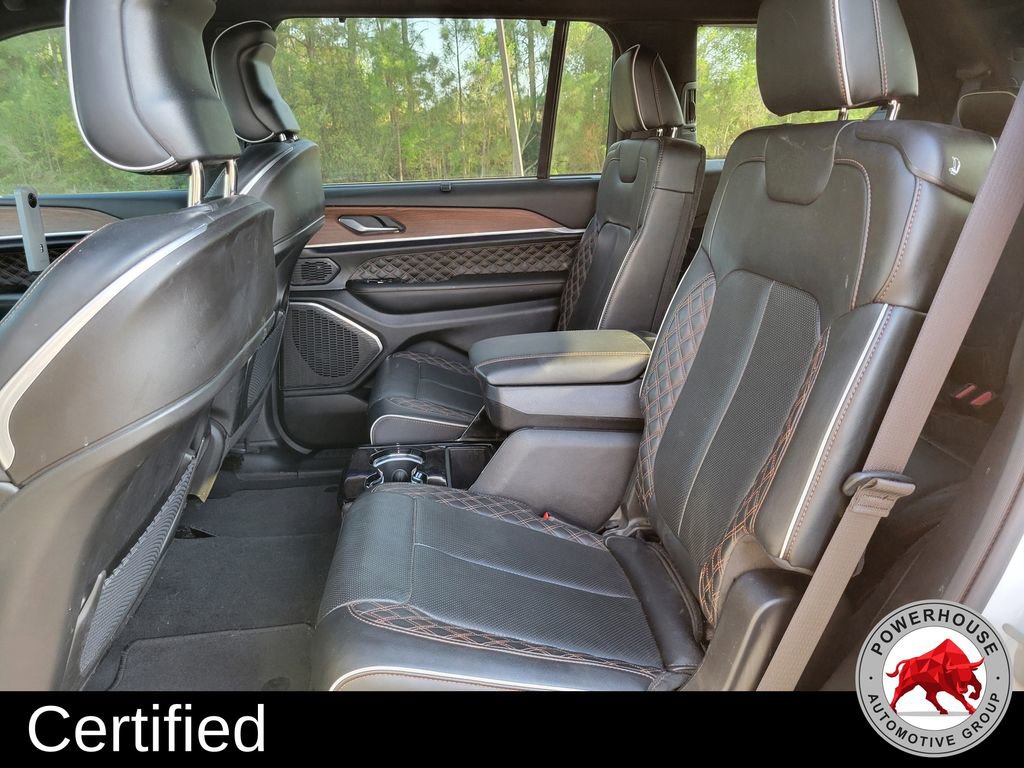 Used 2024 Jeep Grand Cherokee L Summit w/ High Altitude Package AWD/4WD image 17