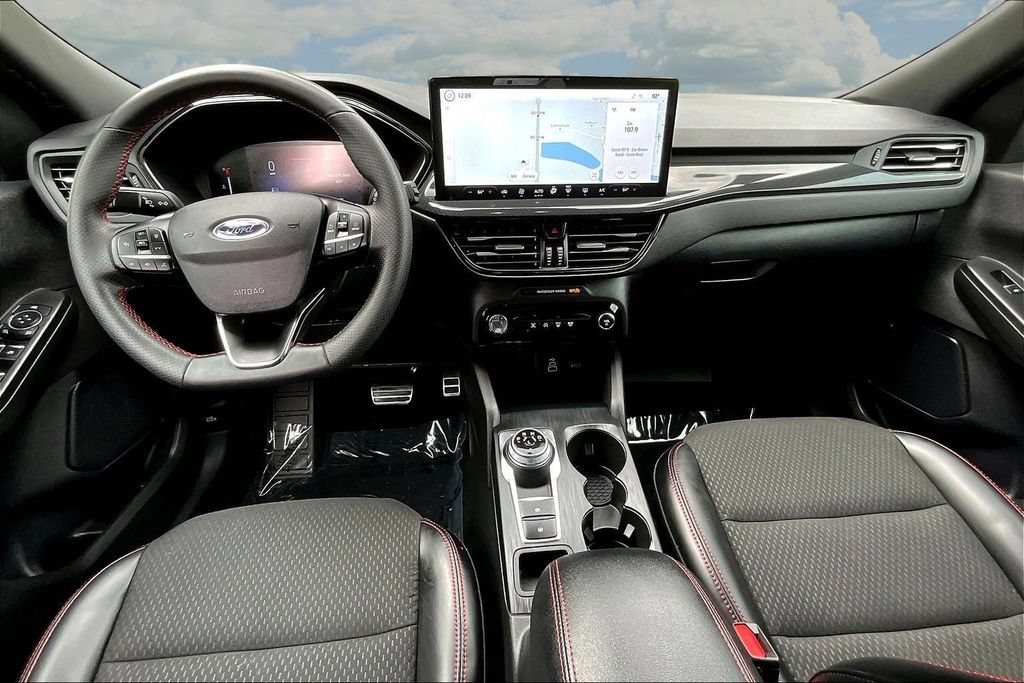 Certified 2024 Ford Escape ST-Line w/ Tech Pack #1 FWD image 9