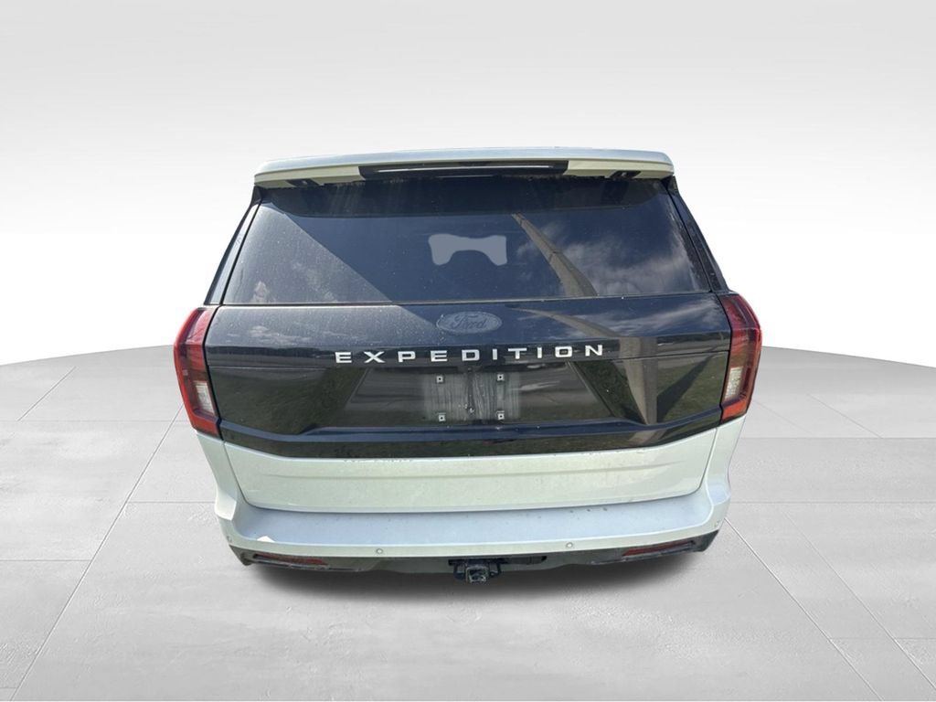 Certified 2025 Ford Expedition Active RWD image 5