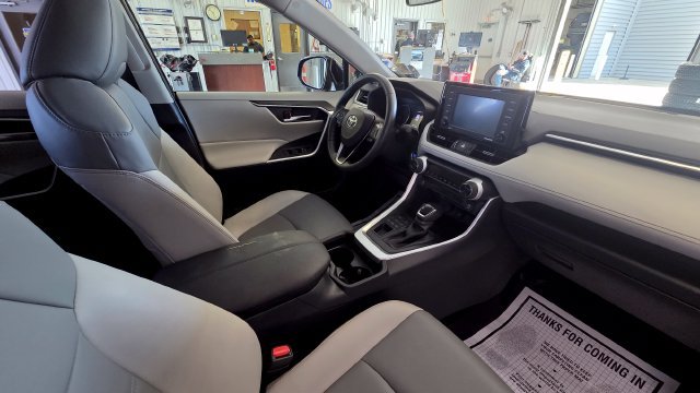 Used 2020 Toyota RAV4 XLE Premium AWD/4WD image 21