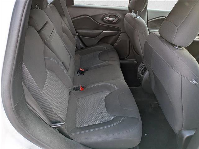 Used 2019 Jeep Cherokee Latitude w/ Cold Weather Group AWD/4WD image 22