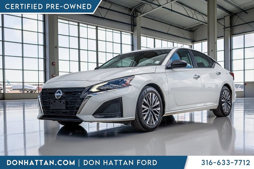 Used 2025 Nissan Altima 2.5 SV FWD video 1