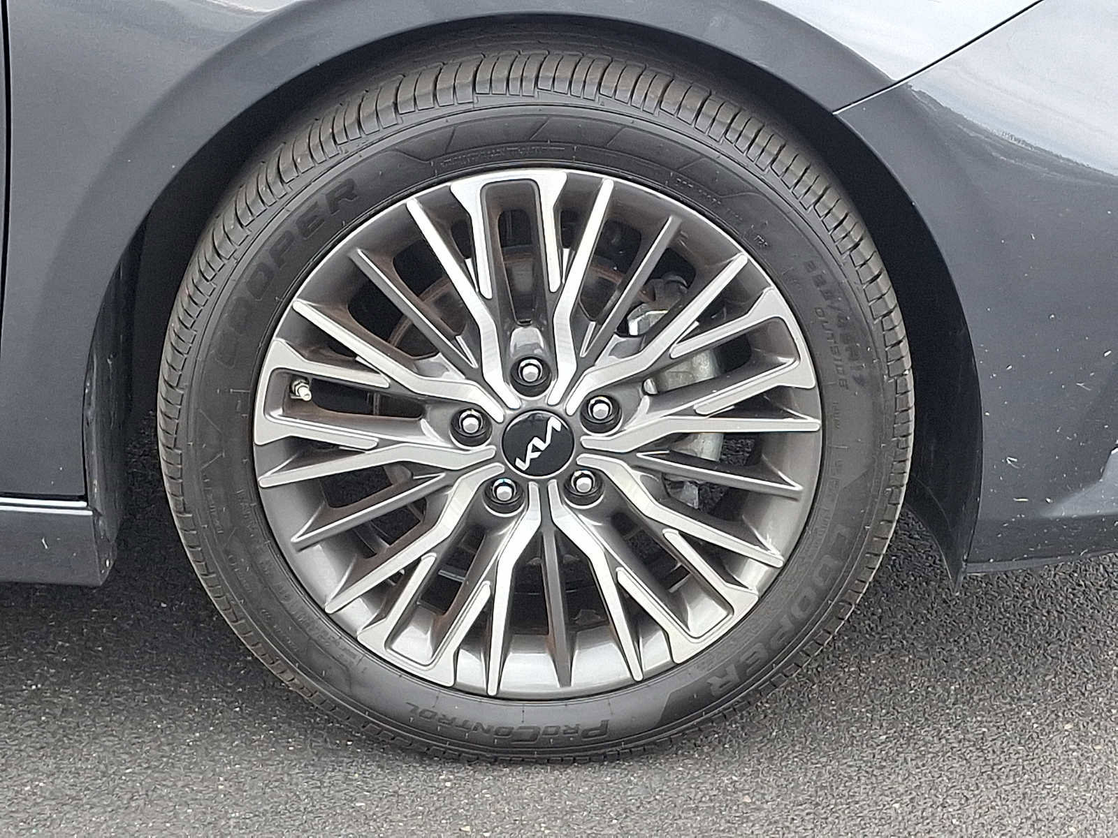 Used 2024 Kia Forte GT-Line w/ GT-Line Premium Package image 8