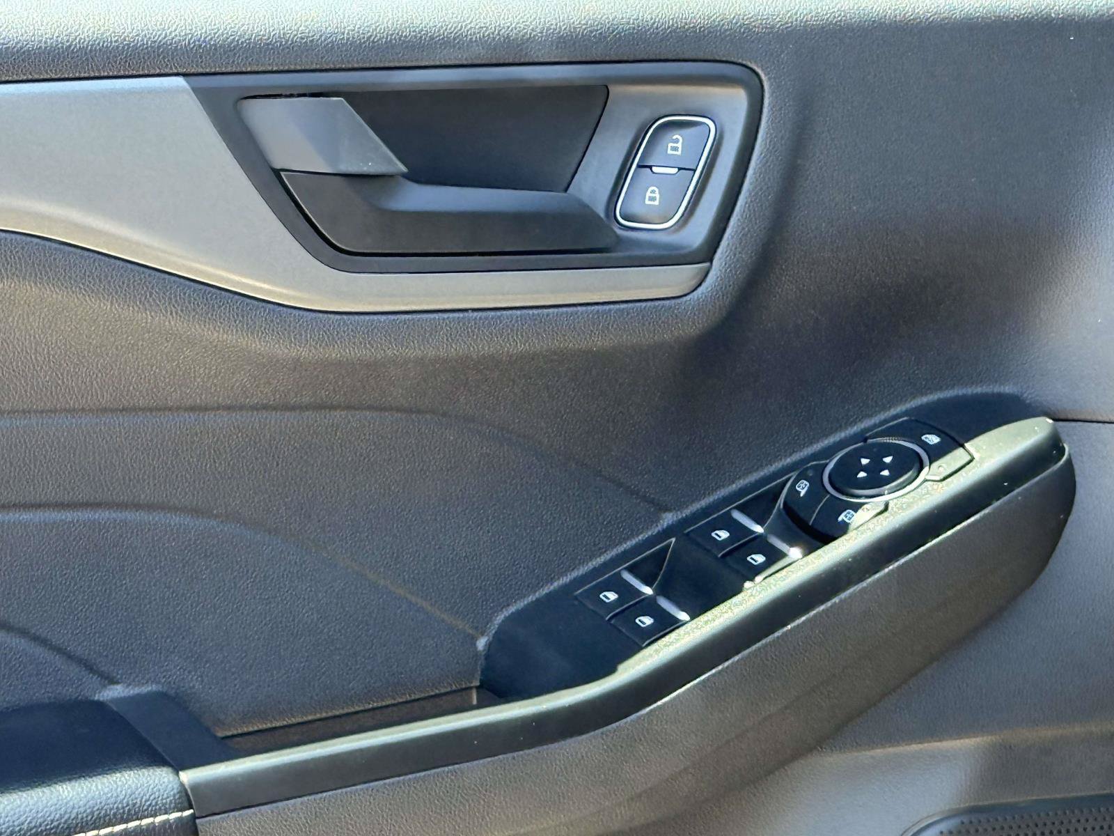 Certified 2025 Ford Escape Active AWD/4WD image 16