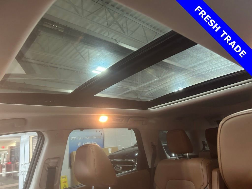 Used 2022 Nissan Pathfinder Platinum w/ Cargo Package image 17