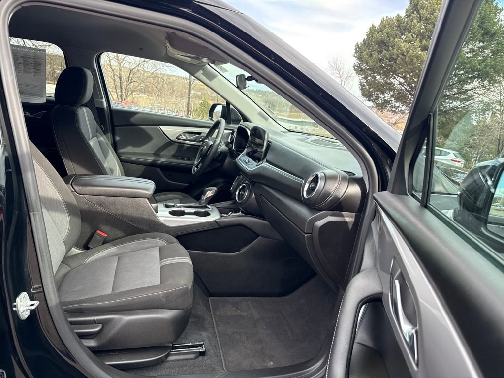 Used 2025 Chevrolet Blazer LT image 27