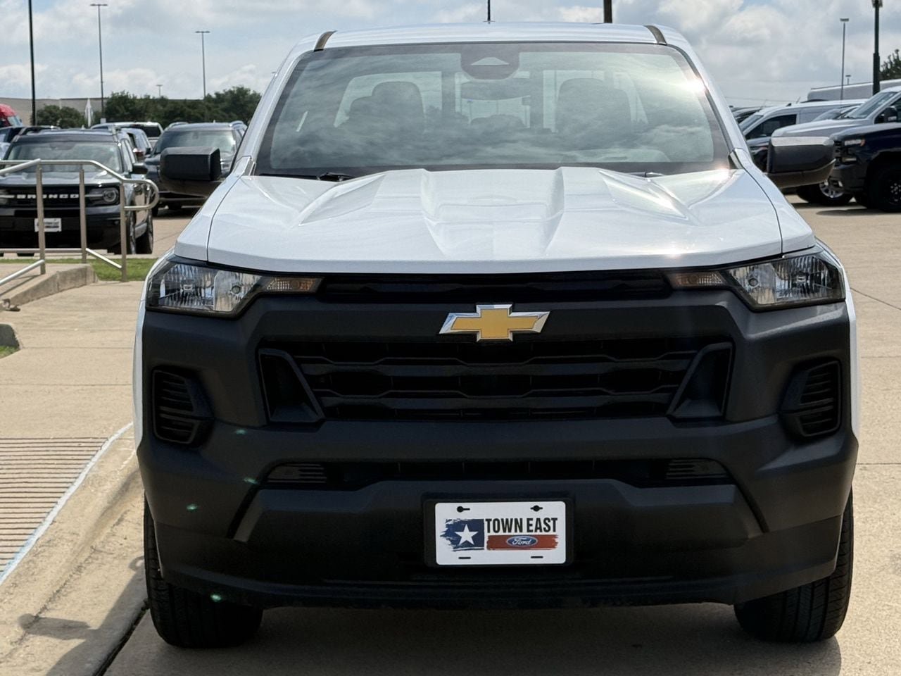 Used 2023 Chevrolet Colorado W/T w/ Advanced Trailering Package RWD image 8