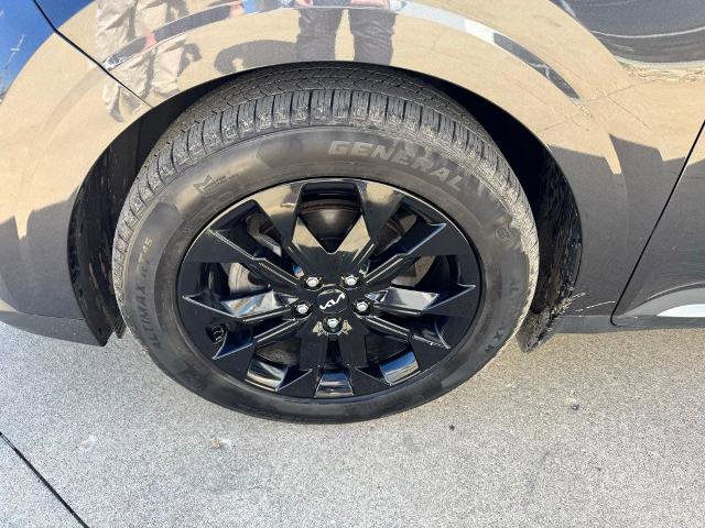 Used 2022 Kia Carnival SX Prestige image 7