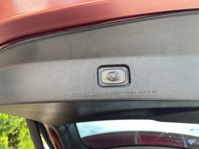 Certified 2018 Ford Explorer XLT w/ Equipment Group 202A AWD/4WD image 38