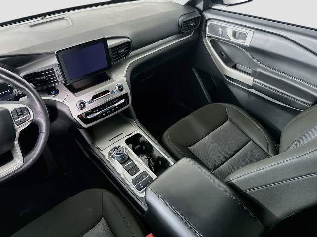 Certified 2024 Ford Explorer XLT RWD image 11