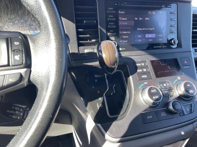 Used 2020 Toyota Sienna XLE image 31