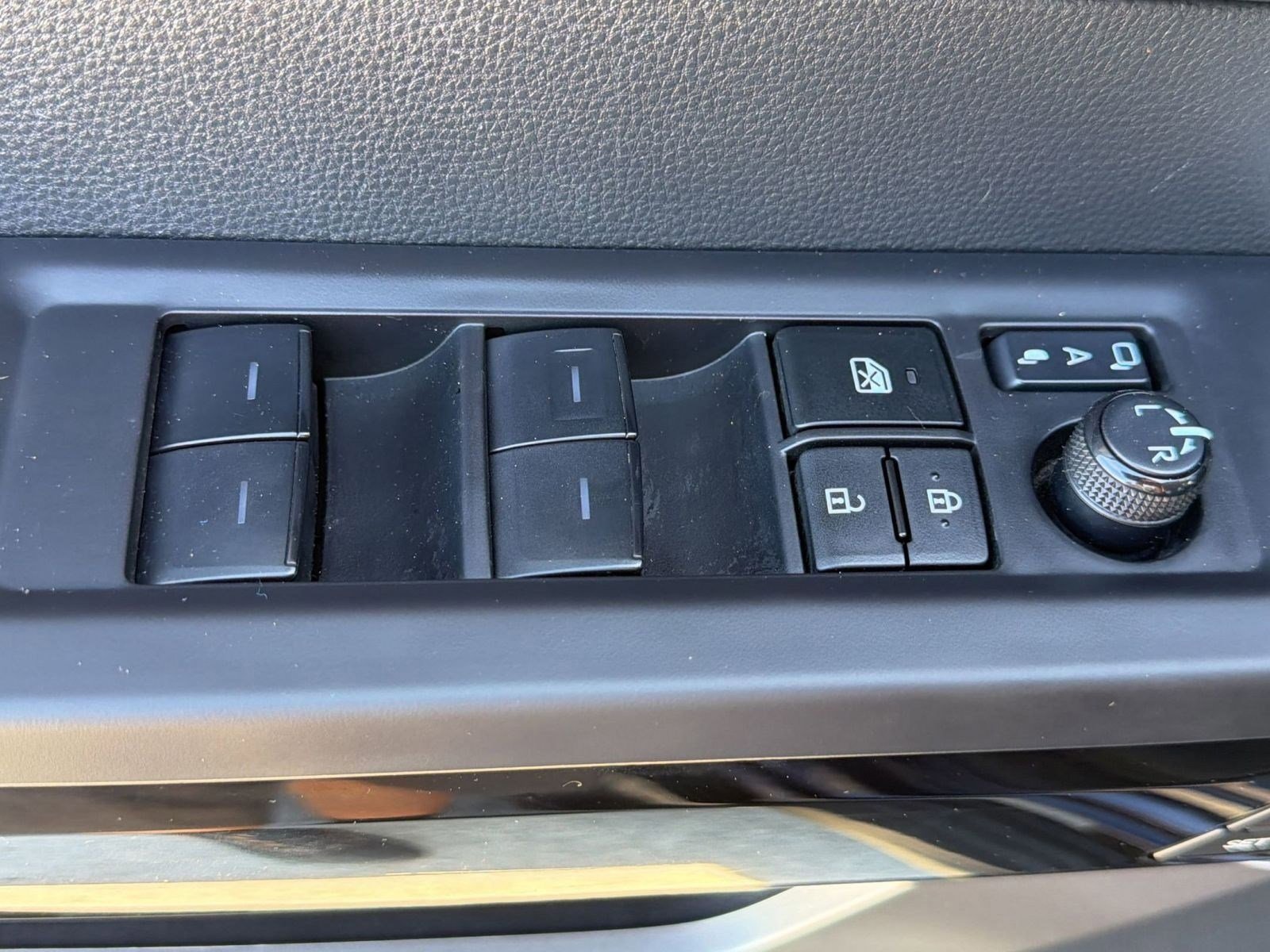 Used 2024 Toyota Tundra Limited w/ Power Package image 12