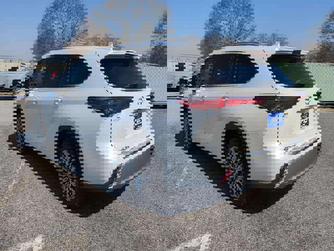 Used 2021 Toyota Highlander Platinum image 2