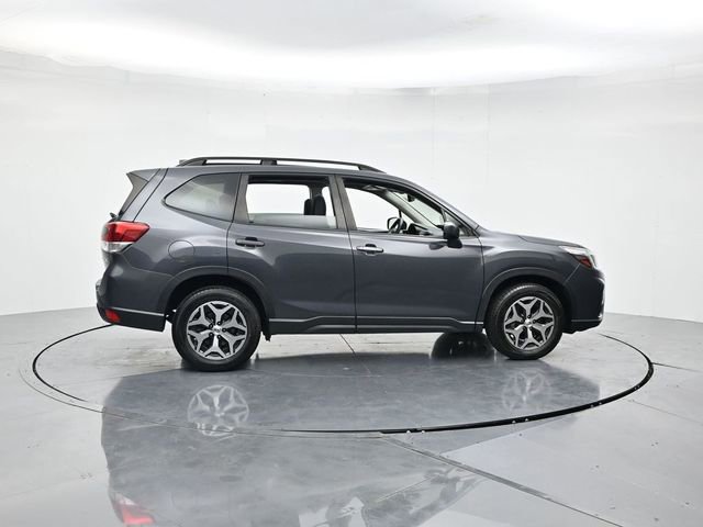 Used 2020 Subaru Forester Premium image 2