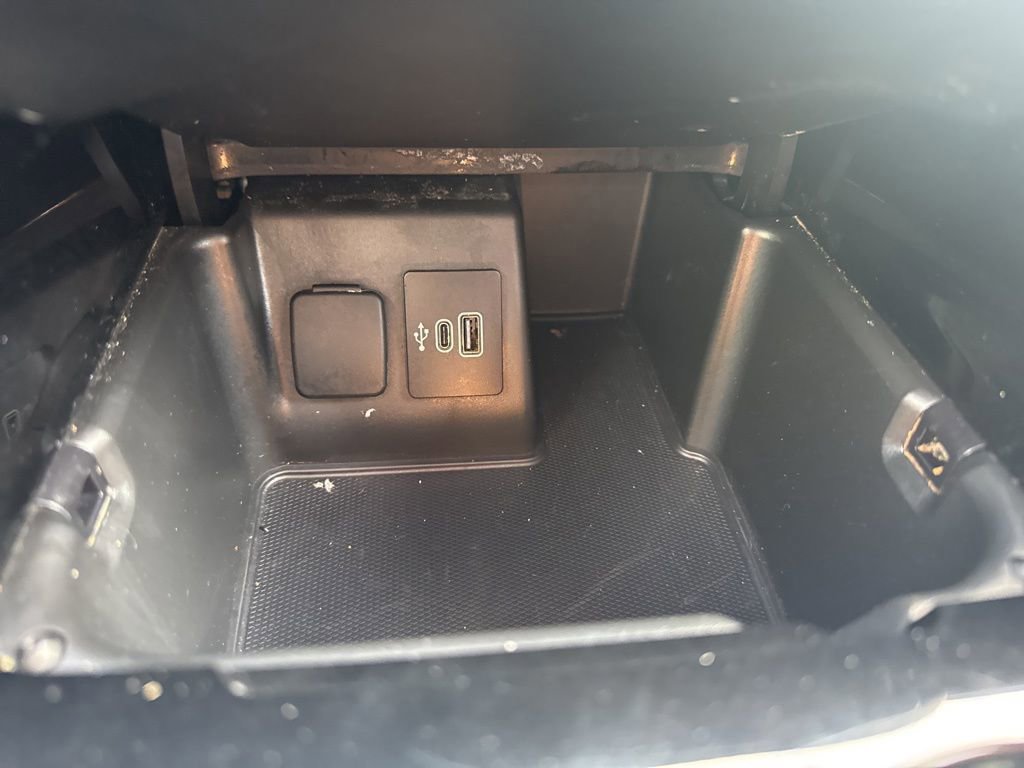 Certified 2025 Ford Explorer Platinum w/ LUX Leather Package image 27