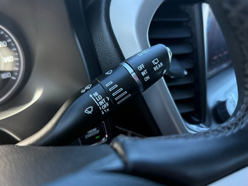 Used 2023 GMC Acadia SLT image 40