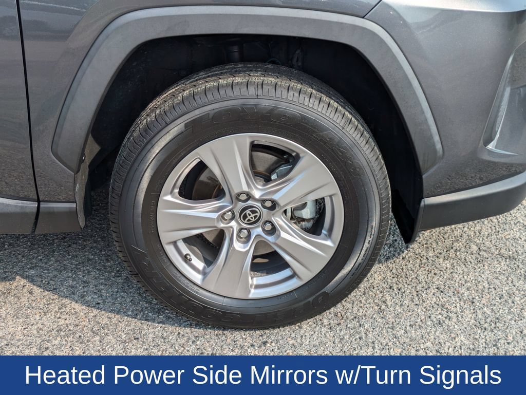 Used 2022 Toyota RAV4 XLE w/ Convenience Package FWD image 12