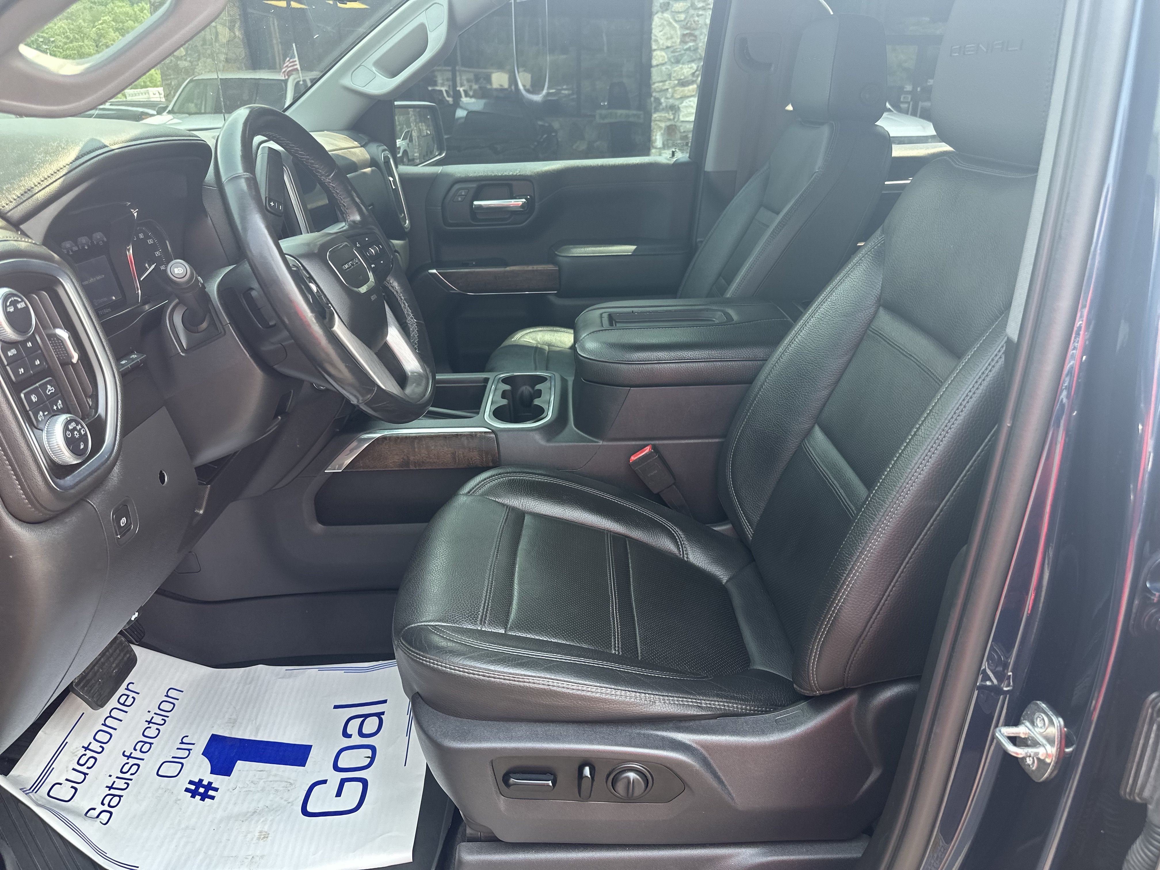 Used 2020 GMC Sierra 1500 Denali w/ Denali Ultimate Package AWD/4WD image 12
