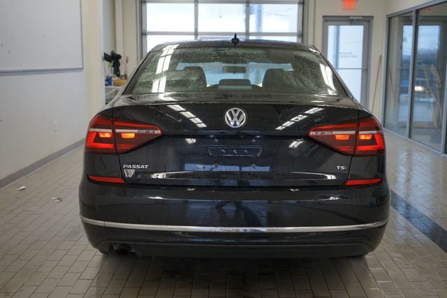Used 2019 Volkswagen Passat 2.0T Wolfsburg image 11