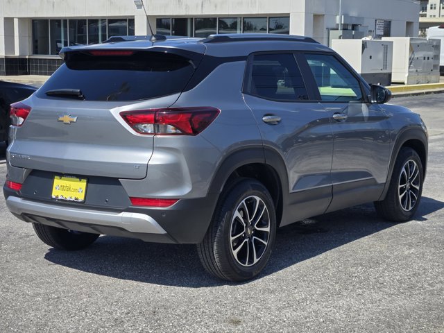 Used 2025 Chevrolet TrailBlazer LT w/ Driver Confidence Package image 7