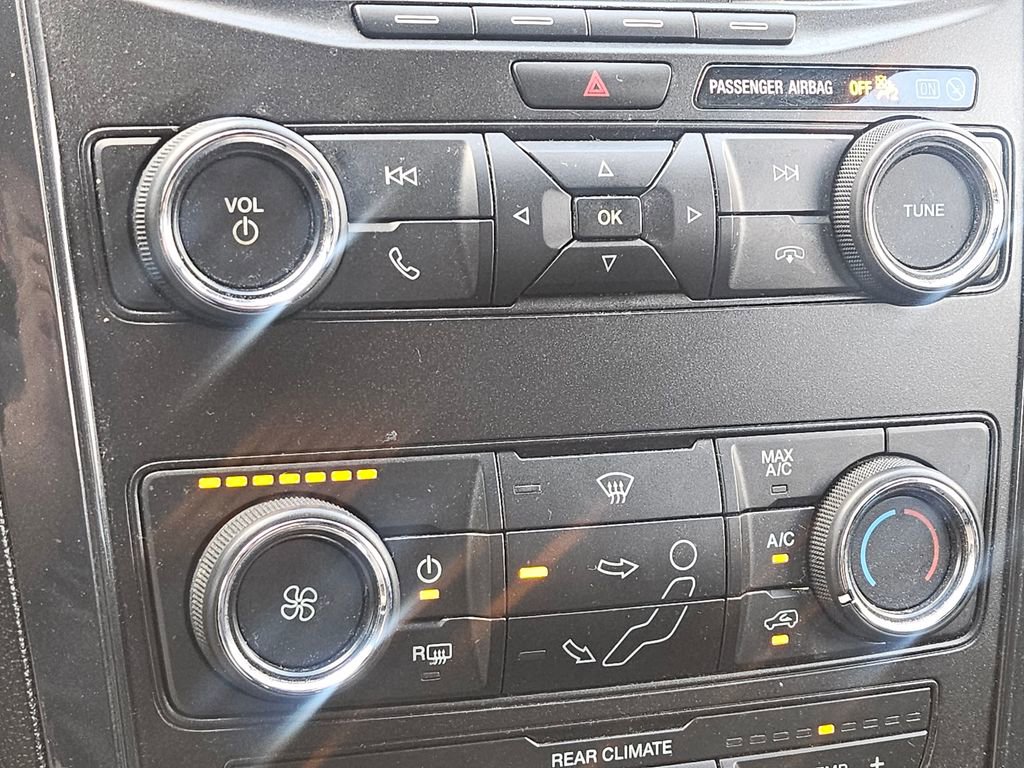 Certified 2019 Ford Explorer XLT FWD image 32