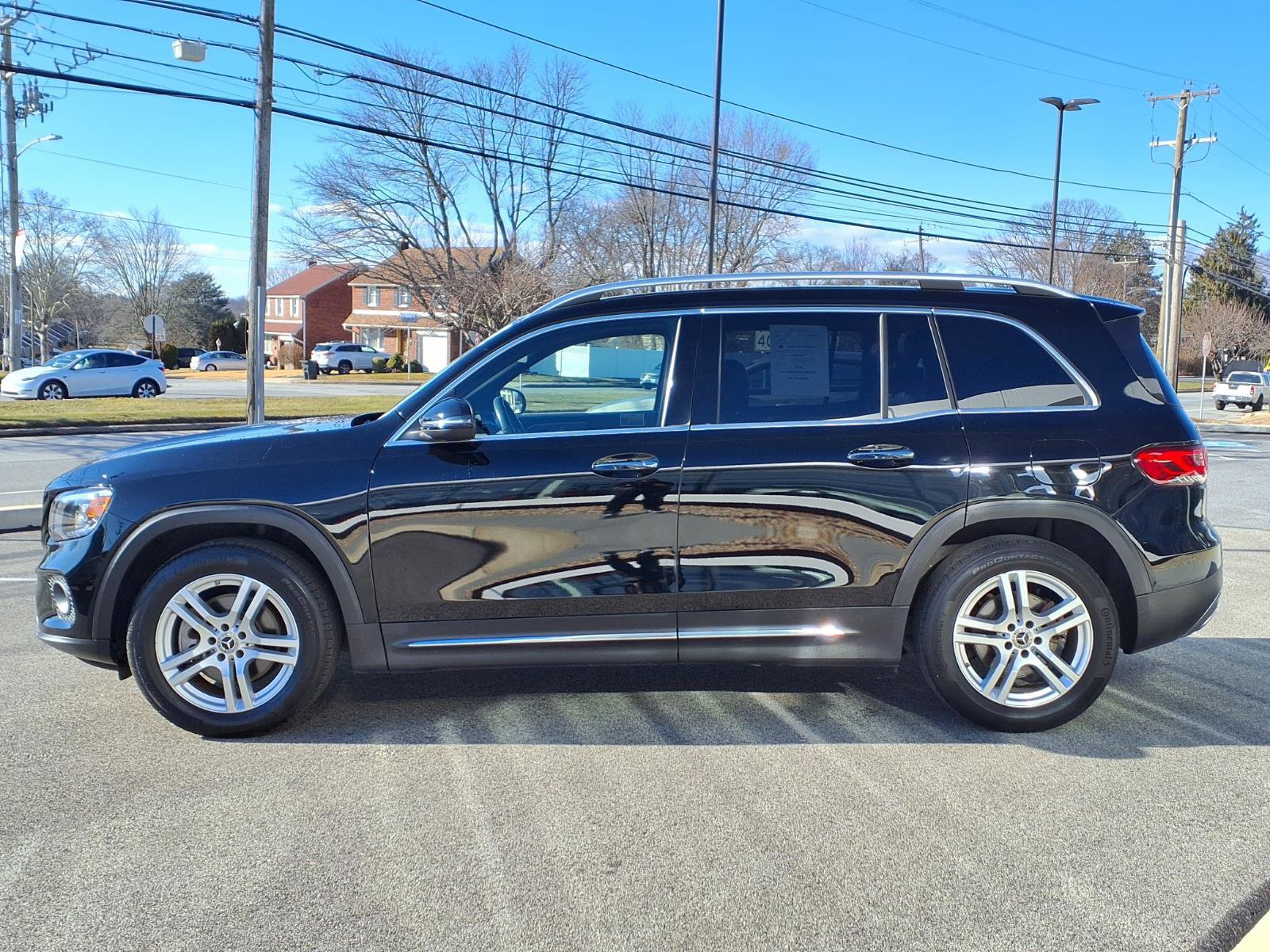 Used 2021 Mercedes-Benz GLB 250 4MATIC image 2