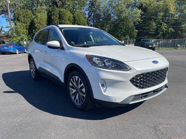 Certified 2020 Ford Escape Titanium AWD/4WD image 3