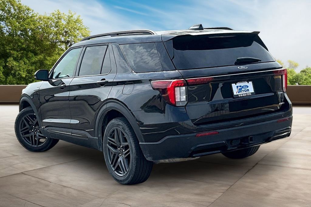 Certified 2025 Ford Explorer ST-Line w/ ST-Line Street Pack image 3