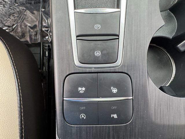 Certified 2020 Ford Escape Titanium image 29