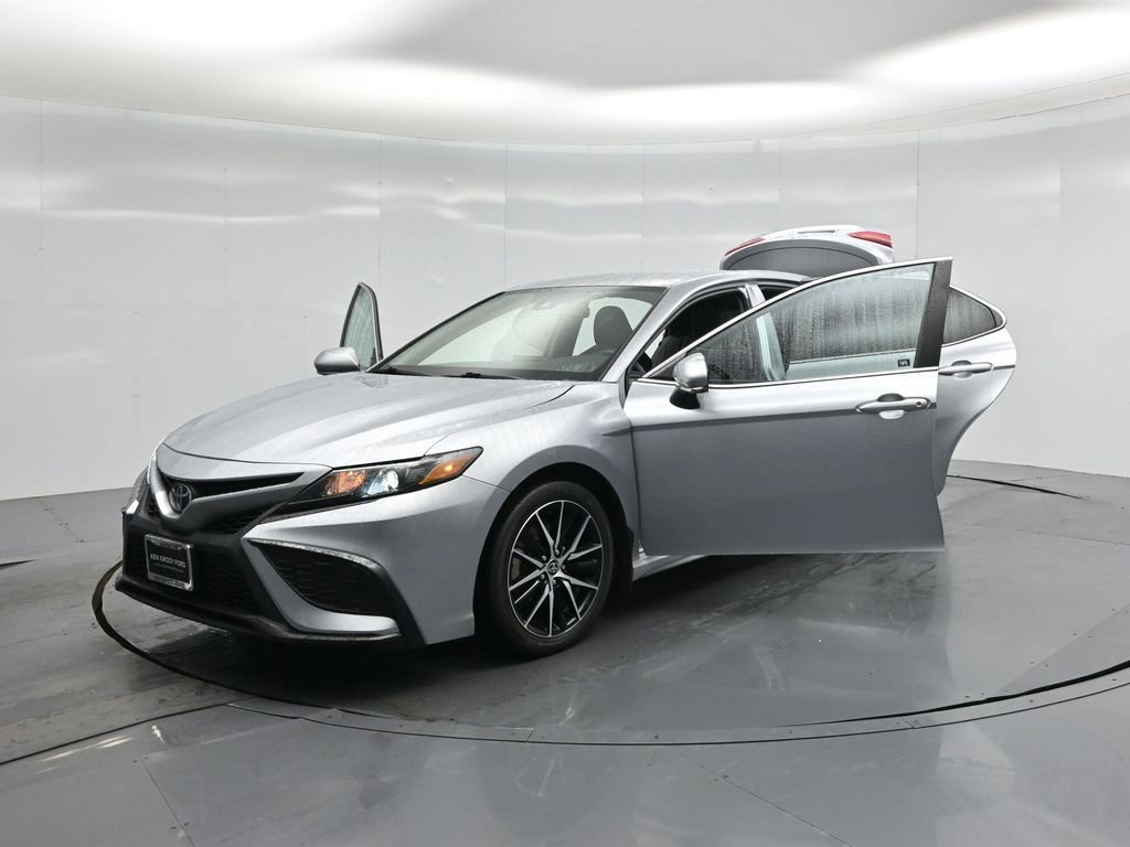 Used 2024 Toyota Camry SE image 48