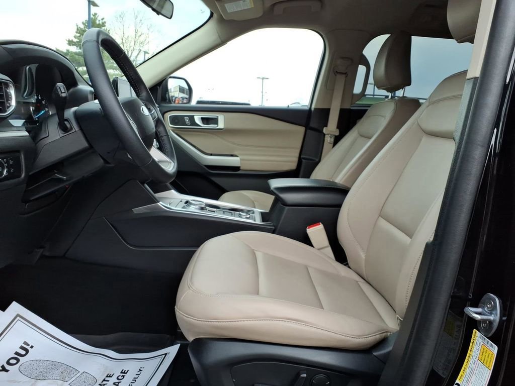 Certified 2023 Ford Explorer XLT w/ Equipment Group 202A image 15