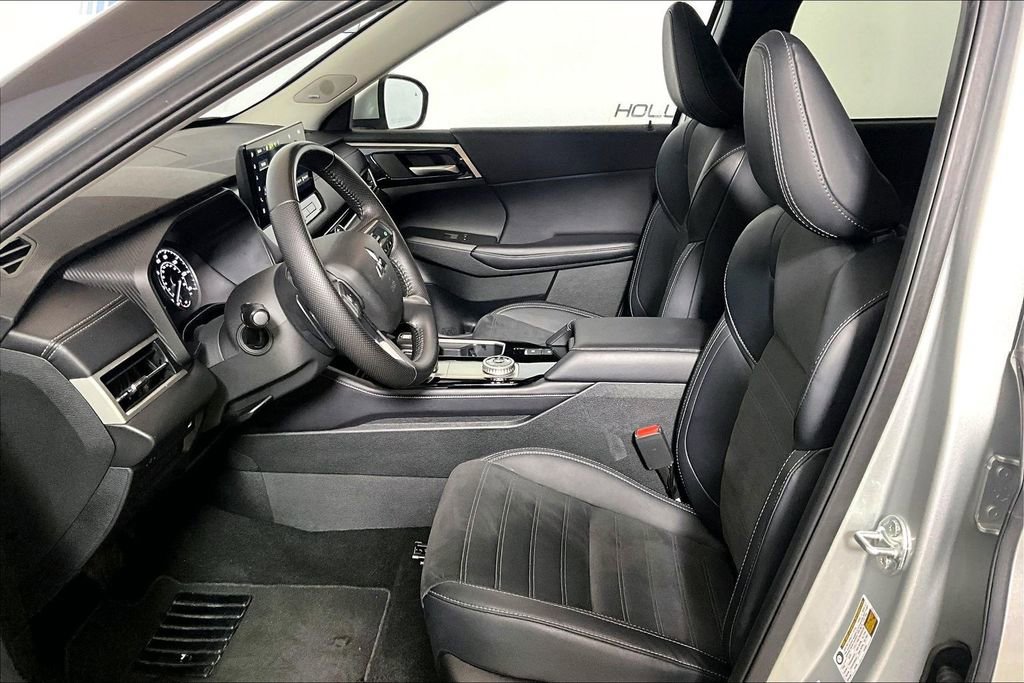 Used 2025 Mitsubishi Outlander SE AWD/4WD image 20