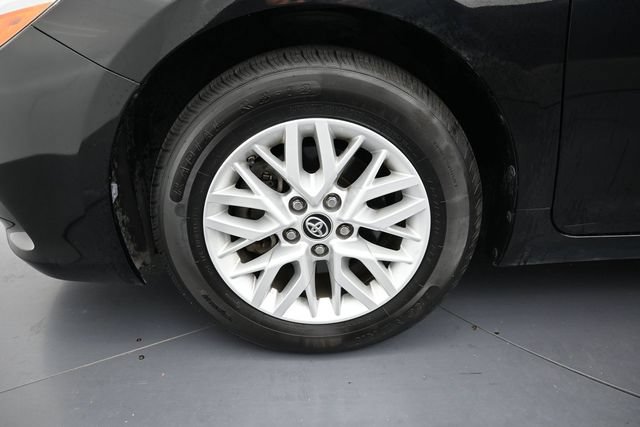 Used 2017 Toyota Camry LE FWD image 9