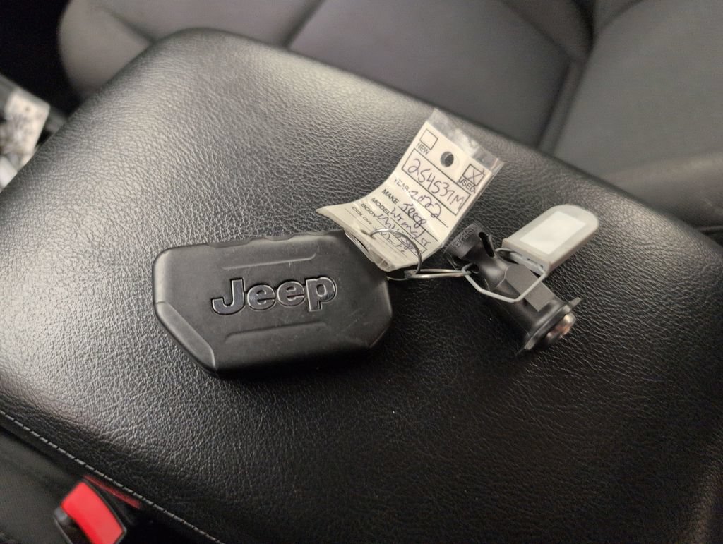 Used 2022 Jeep Wrangler Unlimited Sport AWD/4WD image 39