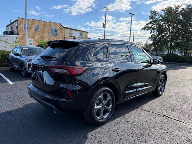 Certified 2024 Ford Escape ST-Line image 4