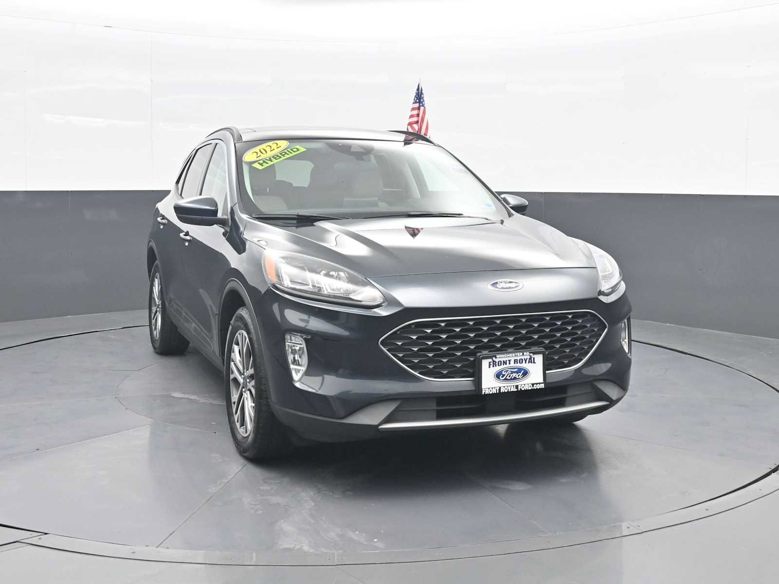 Certified 2022 Ford Escape SEL w/ Technology Package AWD/4WD image 2