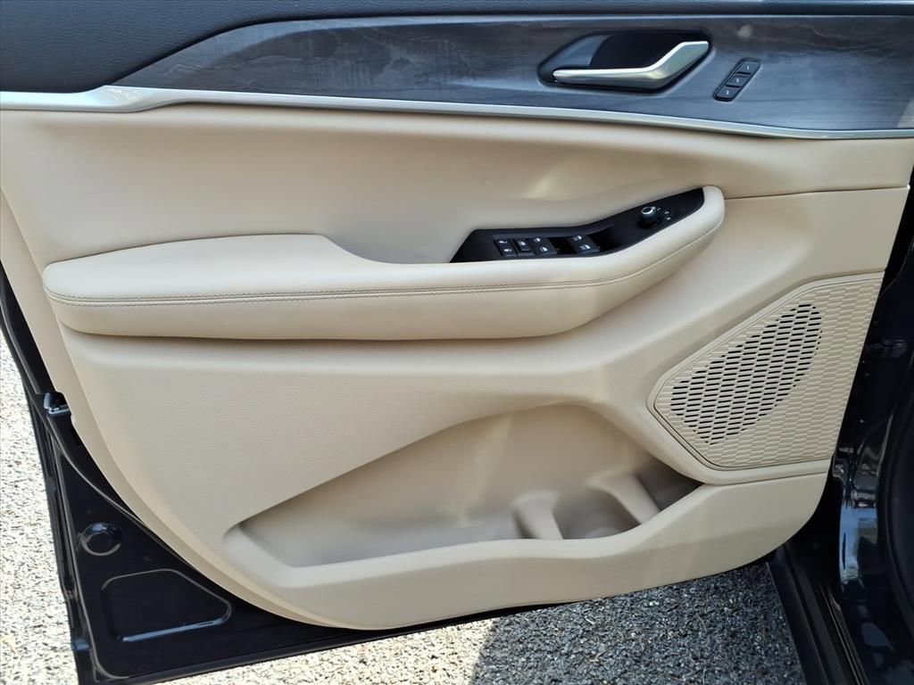 Used 2023 Jeep Grand Cherokee L Limited AWD/4WD image 17