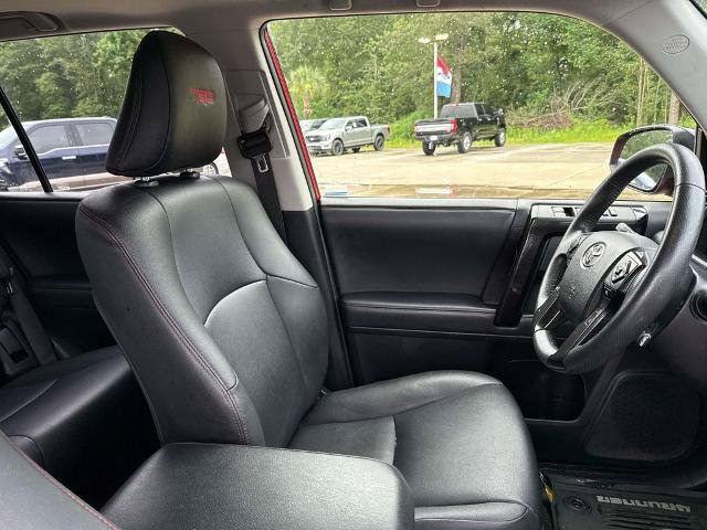 Used 2020 Toyota 4Runner Venture w/ Moonroof Package AWD/4WD image 10