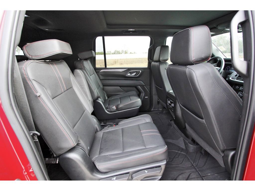 Used 2023 Chevrolet Suburban RST w/ Luxury Package image 11