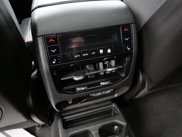 Used 2022 Jeep Grand Cherokee L Overland w/ Luxury Tech Group IV AWD/4WD image 19