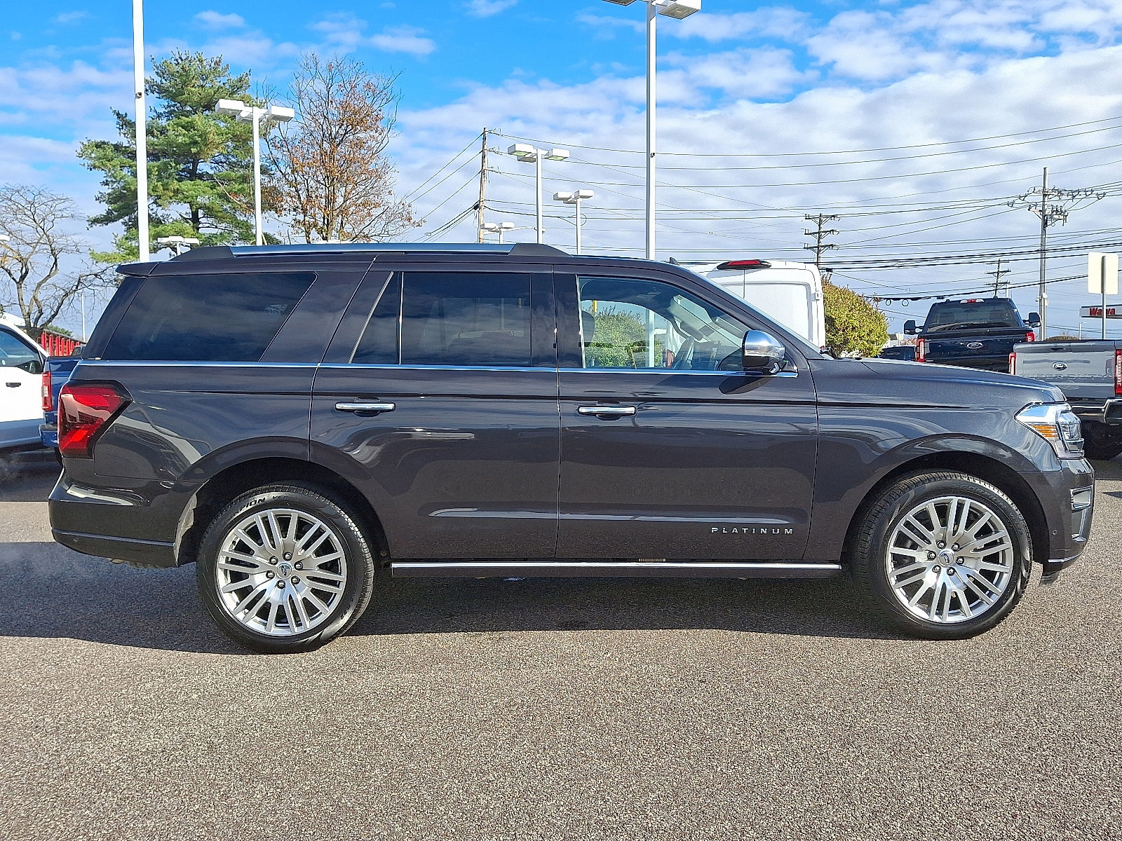 Certified 2024 Ford Expedition Platinum image 9