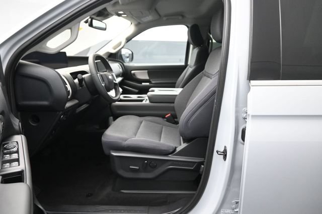 Certified 2025 Ford Expedition Active AWD/4WD image 10